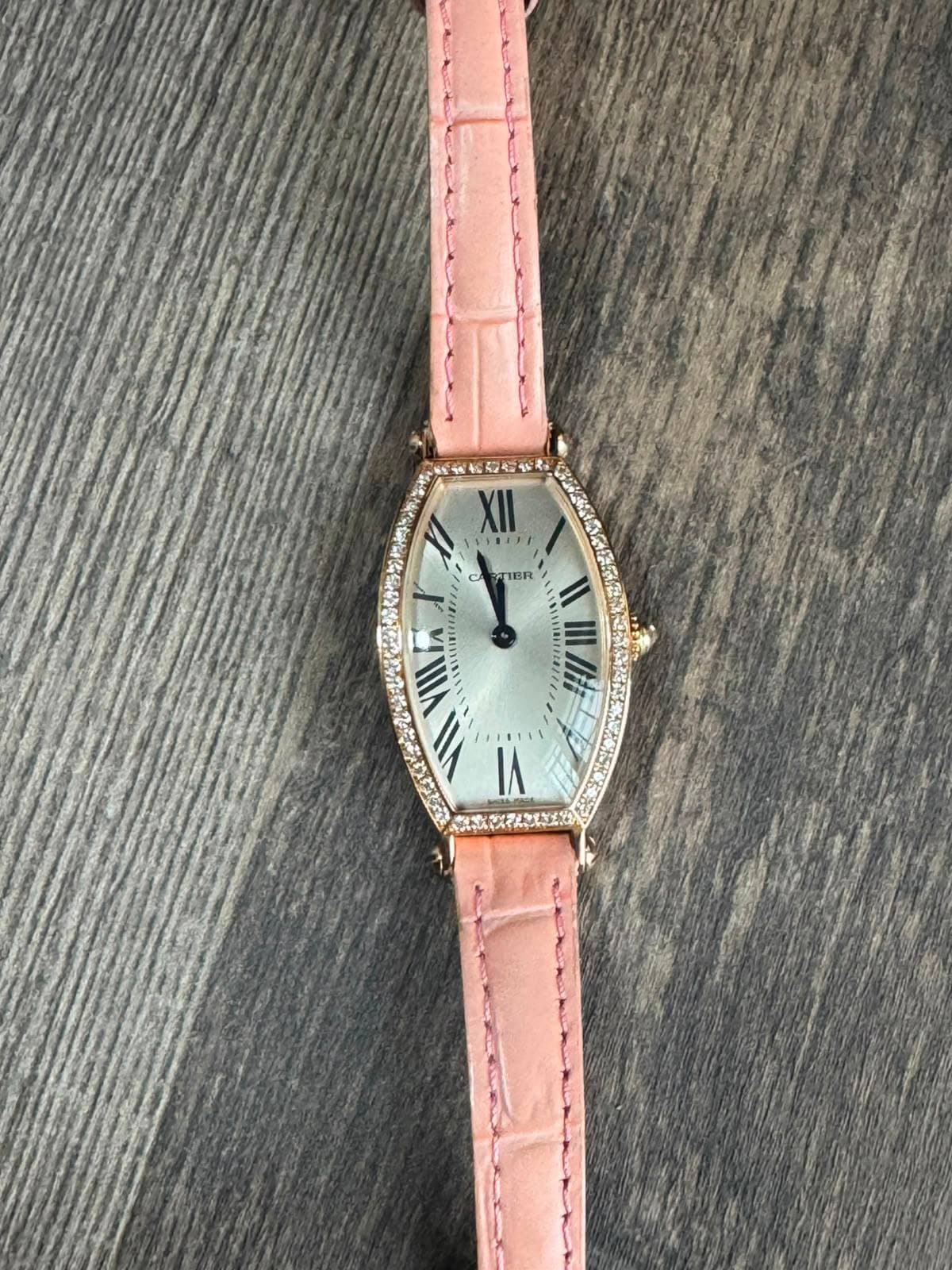 Cartier Tonneau (diamond-set, yellow gold) — photo 1